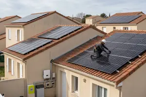 Panneaux solaires en toiture dans l'Hérault